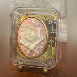 Vintage Pink Rose Cameo Music Box - Plays "Blue Danube" Valentine’s Day 💕